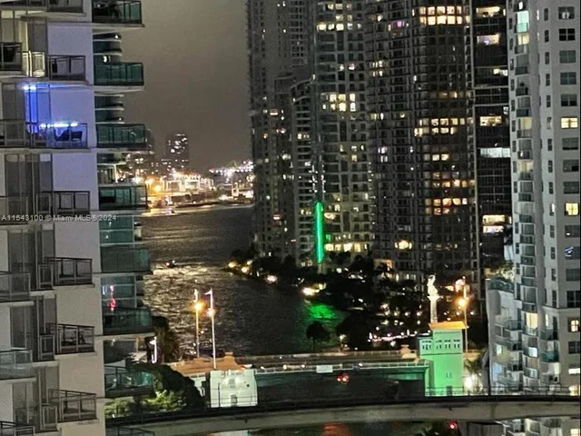 90 SW 3rd St # 1803, Miami FL 33130