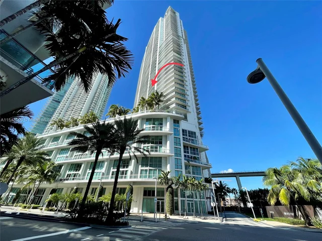 90 SW 3rd St # 1803, Miami FL 33130