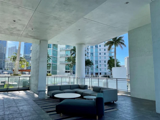 90 SW 3rd St # 1803, Miami FL 33130