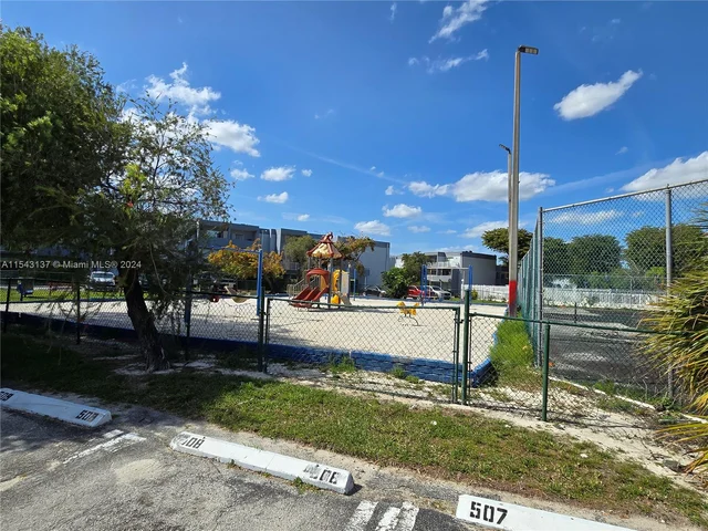 9375 Fontainebleau Blvd # L433, Miami FL 33172