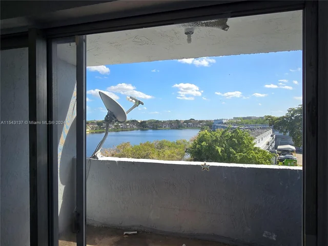 9375 Fontainebleau Blvd # L433, Miami FL 33172