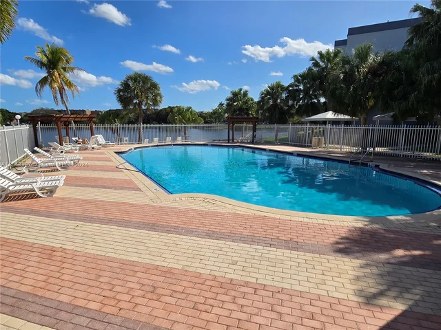 9375 Fontainebleau Blvd # L433, Miami FL 33172