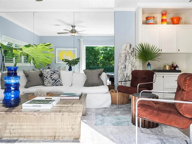 255 W Rivo Alto Dr, Miami Beach FL 33139