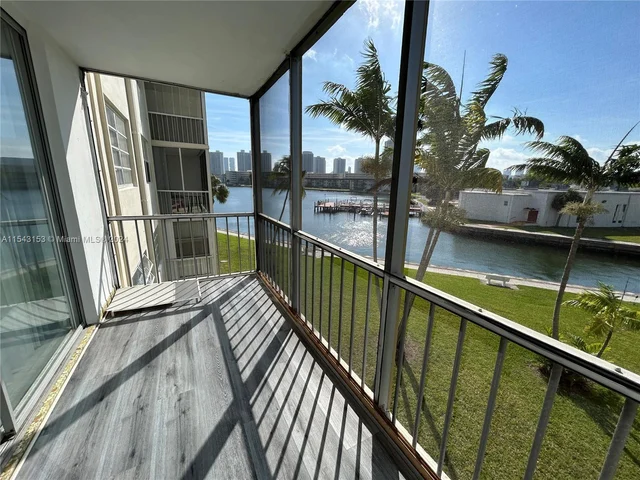 2859 Leonard Dr # G304, Aventura FL 33160