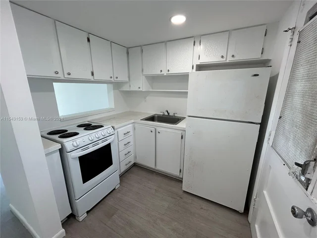 2859 Leonard Dr # G304, Aventura FL 33160