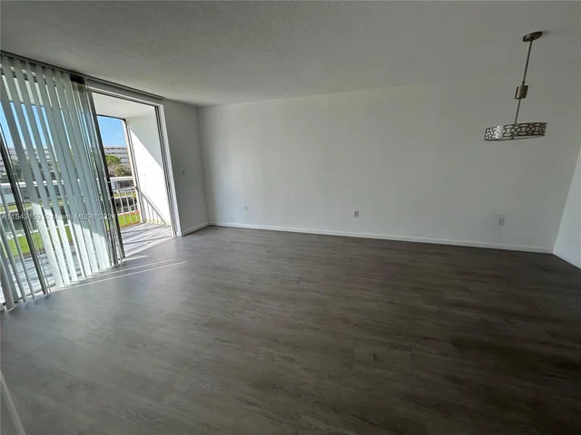 2859 Leonard Dr # G304, Aventura FL 33160