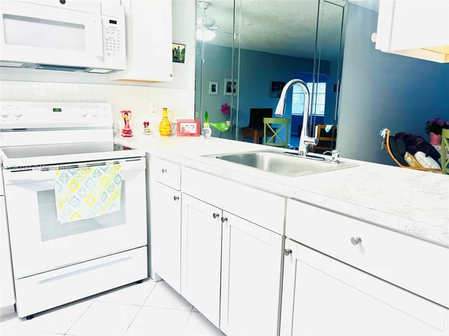 1201 Bahama Bnd # H1, Coconut Creek FL 33066