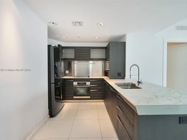 200 Biscayne Boulevard Way # 3603, Miami FL 33131