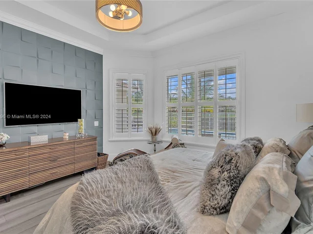 1719 Harbor View Cir, Weston FL 33327