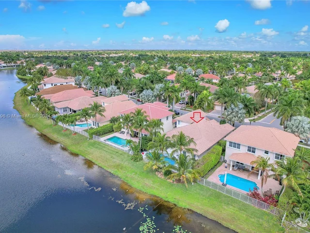 1719 Harbor View Cir, Weston FL 33327