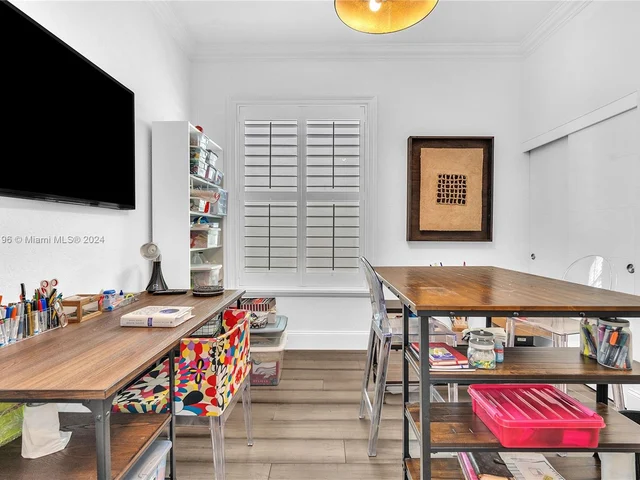 1719 Harbor View Cir, Weston FL 33327