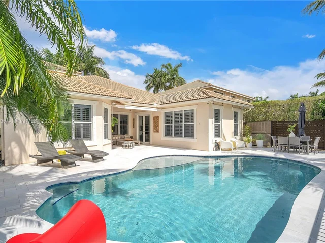 1719 Harbor View Cir, Weston FL 33327