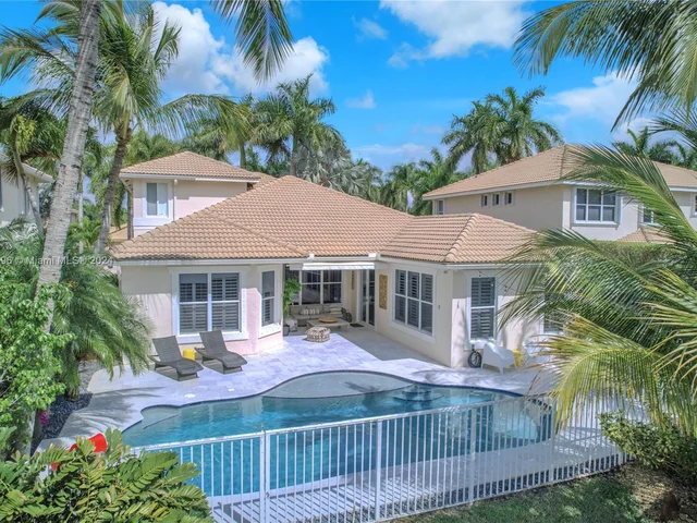 1719 Harbor View Cir, Weston FL 33327