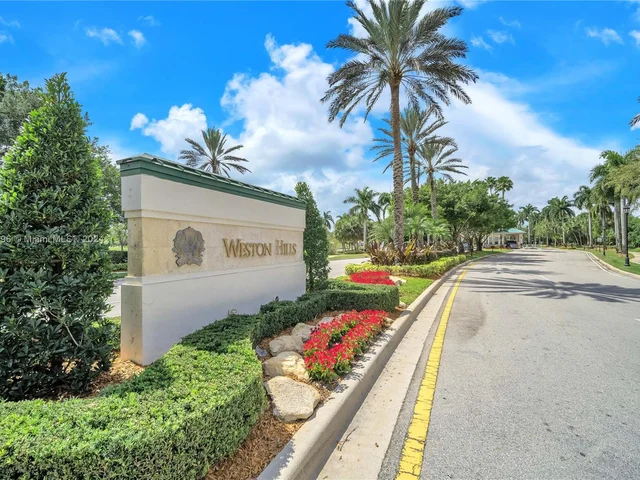 1719 Harbor View Cir, Weston FL 33327