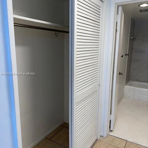 4010 Galt Ocean Dr # 716, Fort Lauderdale FL 33308