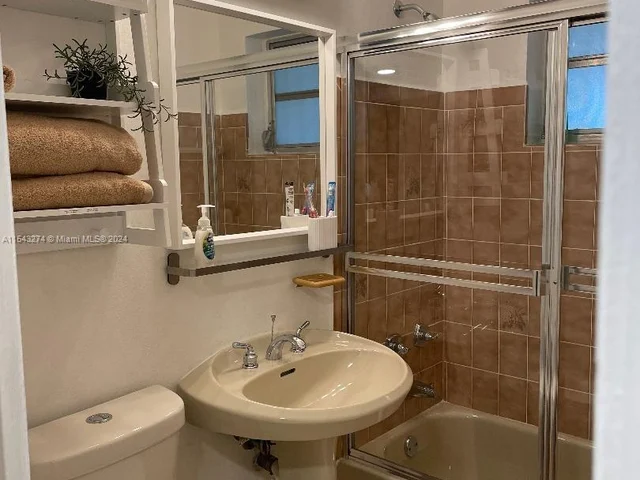 4365 SW 109th Ct, Miami FL 33165