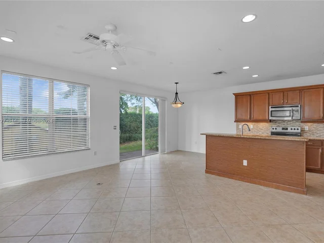 5221 SW 78th Ter, Davie FL 33328