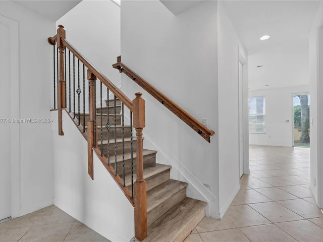 5221 SW 78th Ter, Davie FL 33328