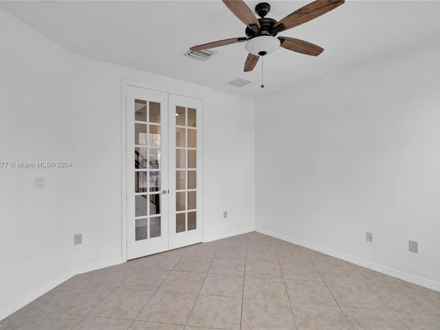 5221 SW 78th Ter, Davie FL 33328