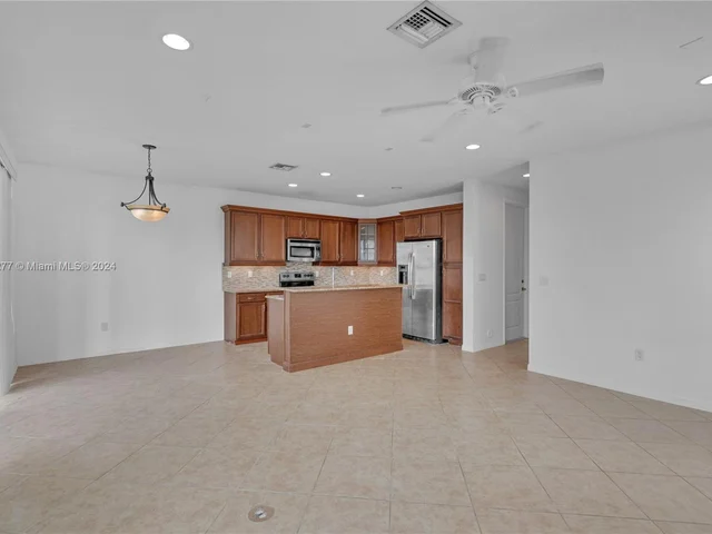 5221 SW 78th Ter, Davie FL 33328