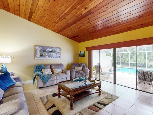 7720 SW 181st Ter, Palmetto Bay FL 33157