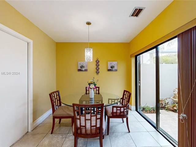 7720 SW 181st Ter, Palmetto Bay FL 33157