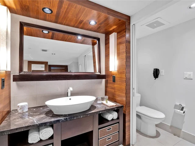 6801 Collins Ave # 1002, Miami Beach FL 33141