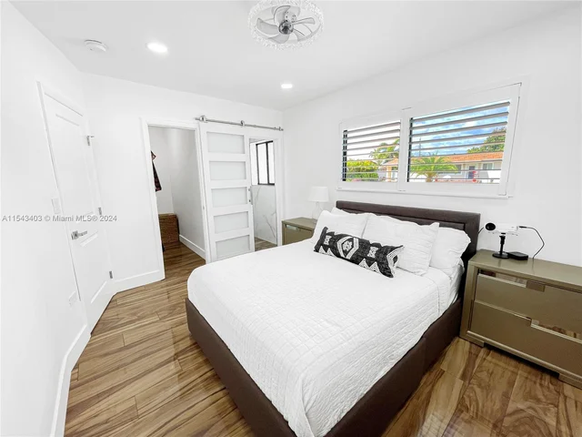 494 W 41st Pl, Hialeah FL 33012