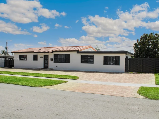 494 W 41st Pl, Hialeah FL 33012