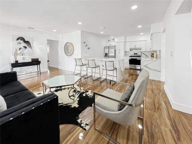 494 W 41st Pl, Hialeah FL 33012