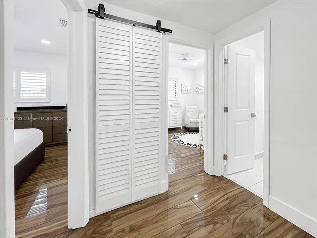 494 W 41st Pl, Hialeah FL 33012