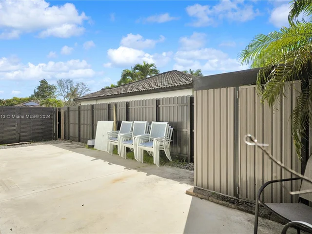 18044 SW 152nd place, Miami FL 33187