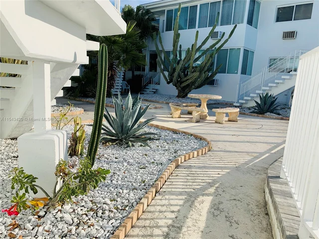 1840 S Treasure Dr # 3, North Bay Village FL 33141