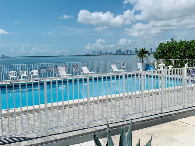 1840 S Treasure Dr # 3, North Bay Village FL 33141