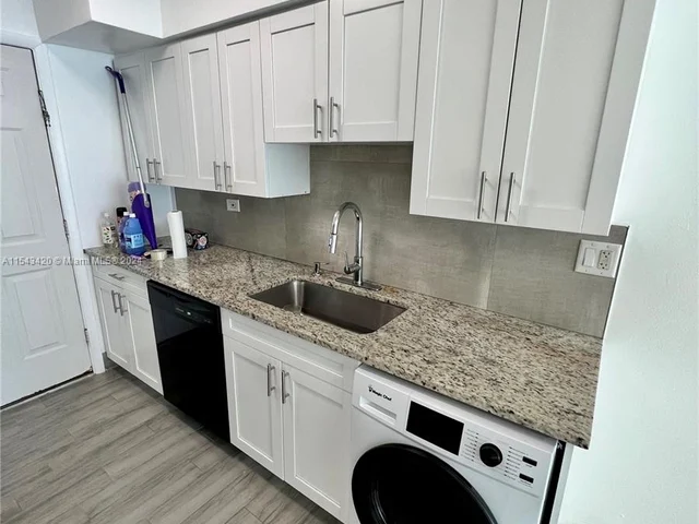 1840 S Treasure Dr # 3, North Bay Village FL 33141