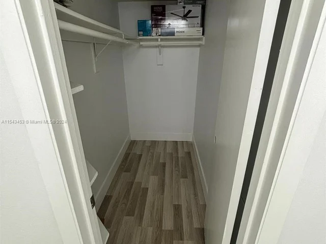 1021 Mockingbird Ln # 403, Plantation FL 33324