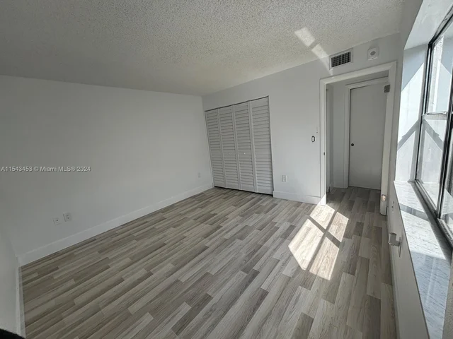 1021 Mockingbird Ln # 403, Plantation FL 33324