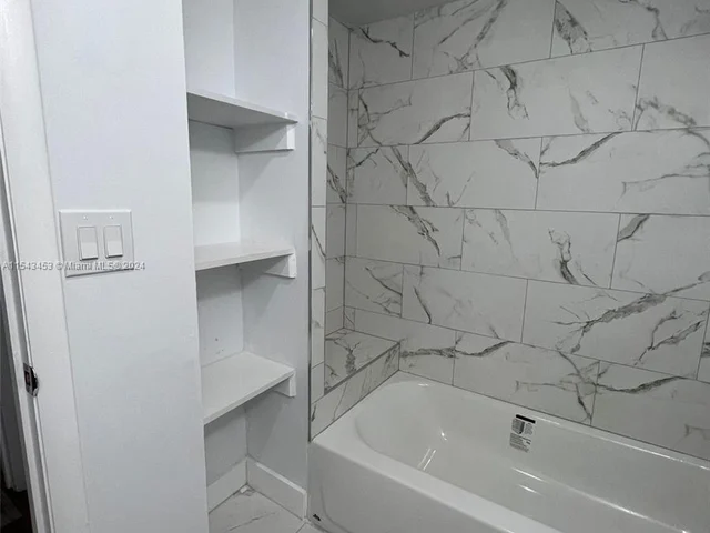 1021 Mockingbird Ln # 403, Plantation FL 33324