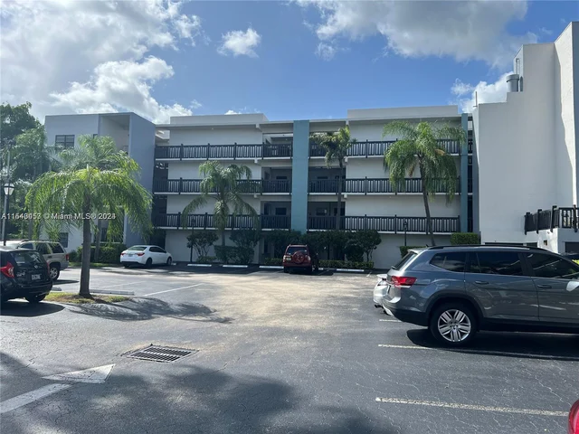 1021 Mockingbird Ln # 403, Plantation FL 33324