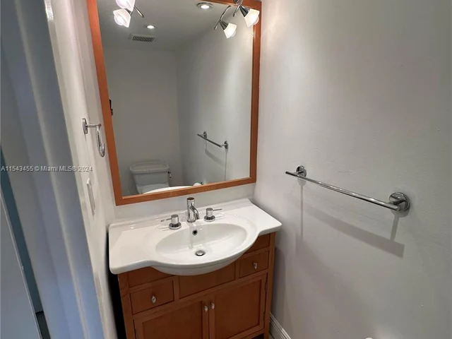 555 NE 15th St # 11J, Miami FL 33132