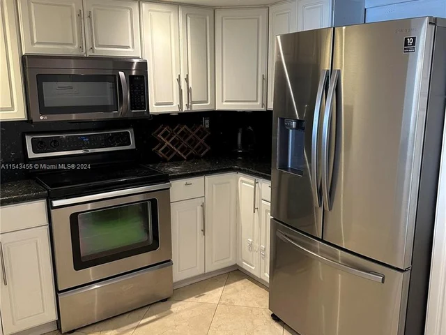 555 NE 15th St # 11J, Miami FL 33132