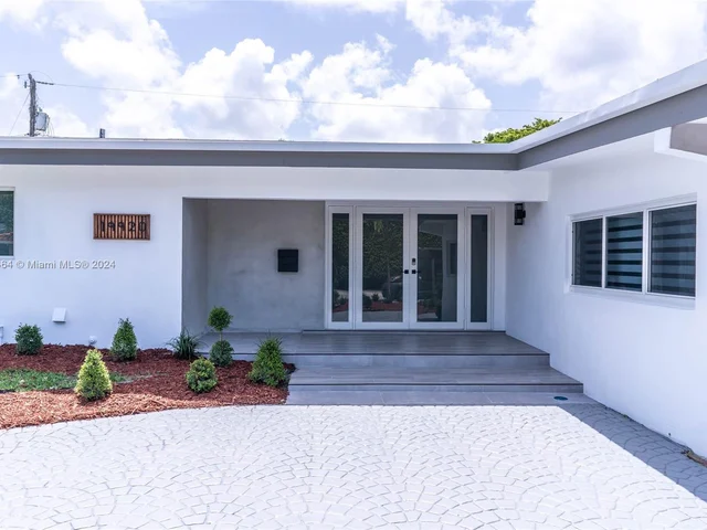 19920 NE 21st Ave, Miami FL 33179