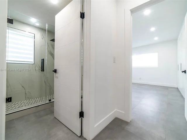 19920 NE 21st Ave, Miami FL 33179