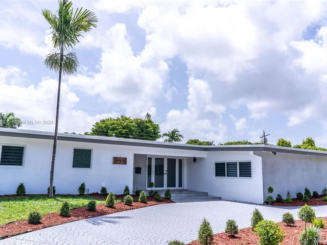 19920 NE 21st Ave, Miami FL 33179