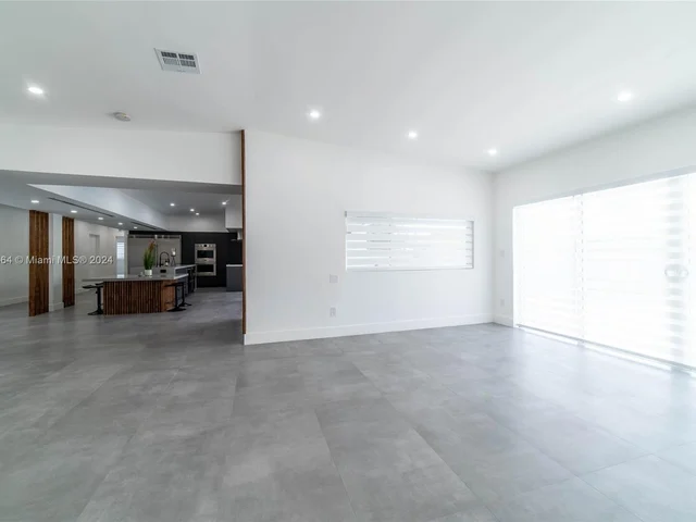 19920 NE 21st Ave, Miami FL 33179