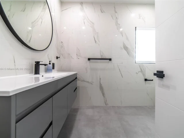 19920 NE 21st Ave, Miami FL 33179