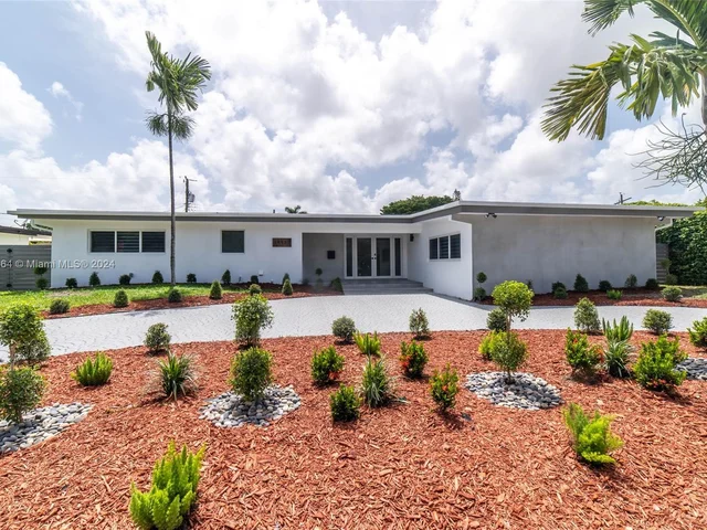 19920 NE 21st Ave, Miami FL 33179