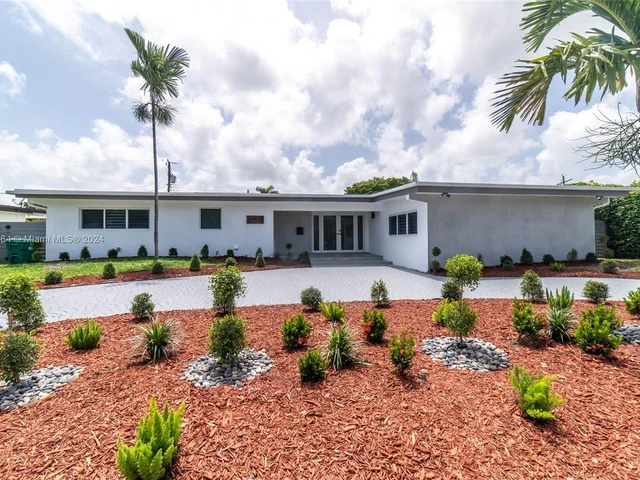 19920 NE 21st Ave, Miami FL 33179