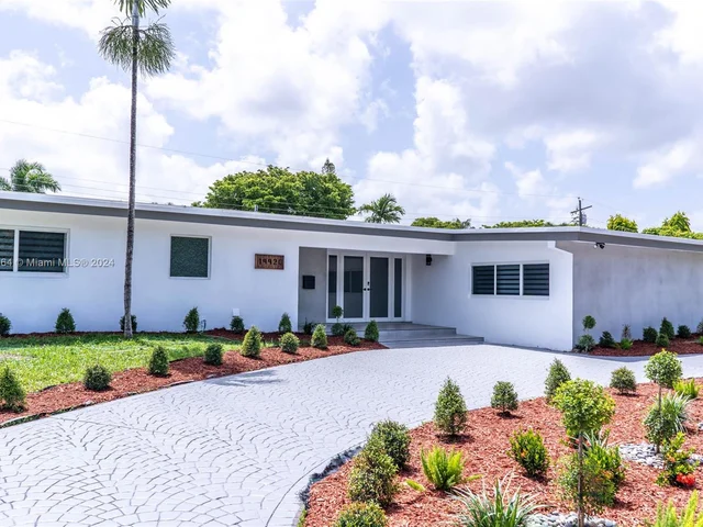 19920 NE 21st Ave, Miami FL 33179