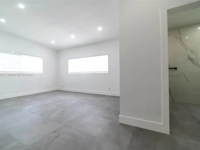 19920 NE 21st Ave, Miami FL 33179